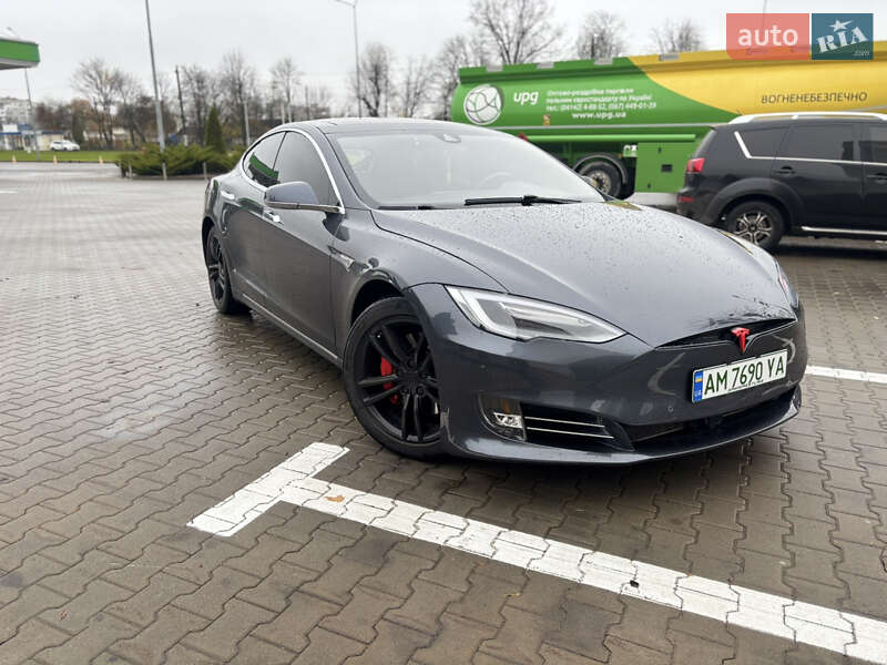Ліфтбек Tesla Model S 2015 в Житомирі фото Ліфтбек Tesla Model S 2015 в Житомирі