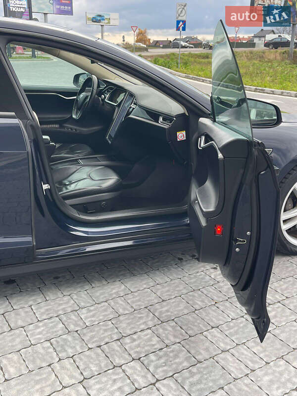 Лифтбек Tesla Model S 2013 в Львове фото 41 Лифтбек Tesla Model S 2013 в Львове