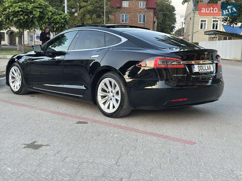 Ліфтбек Tesla Model S 2017 в Львові фото 7 Ліфтбек Tesla Model S 2017 в Львові