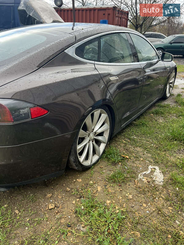 Ліфтбек Tesla Model S 2013 в Одесі фото 4 Ліфтбек Tesla Model S 2013 в Одесі