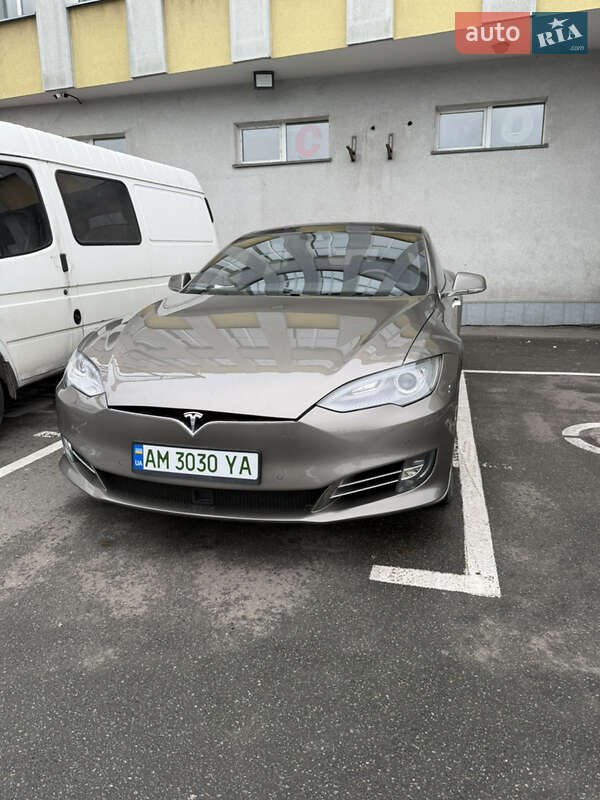 Ліфтбек Tesla Model S 2015 в Києві фото 3 Ліфтбек Tesla Model S 2015 в Києві