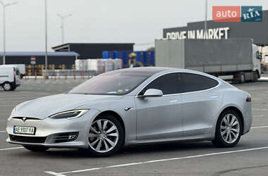 Ліфтбек Tesla Model S 2017 в Кам'янському