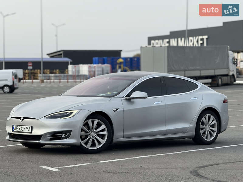 Ліфтбек Tesla Model S 2017 в Кам'янському фото 3 Ліфтбек Tesla Model S 2017 в Кам'янському