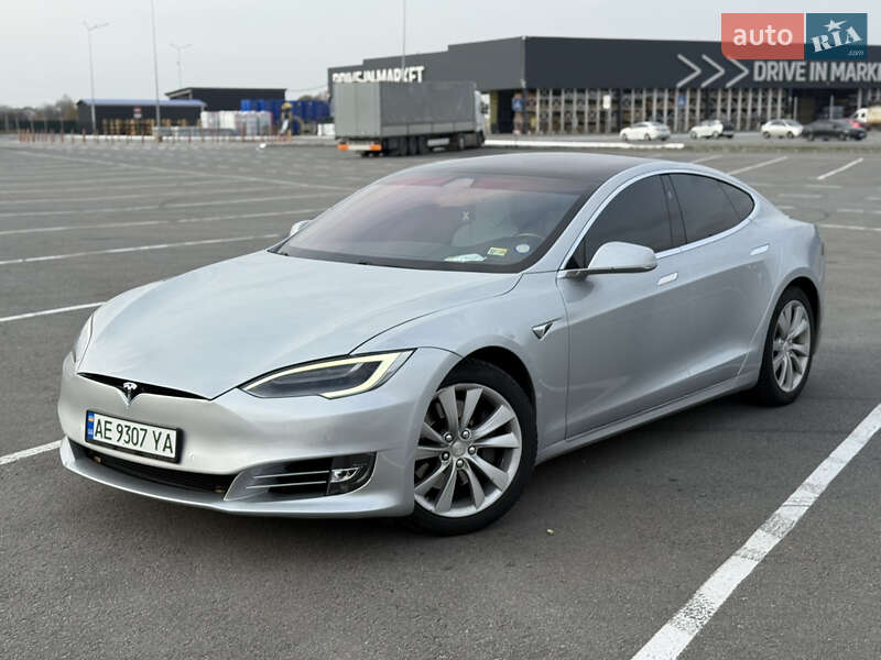 Ліфтбек Tesla Model S 2017 в Кам'янському фото 9 Ліфтбек Tesla Model S 2017 в Кам'янському