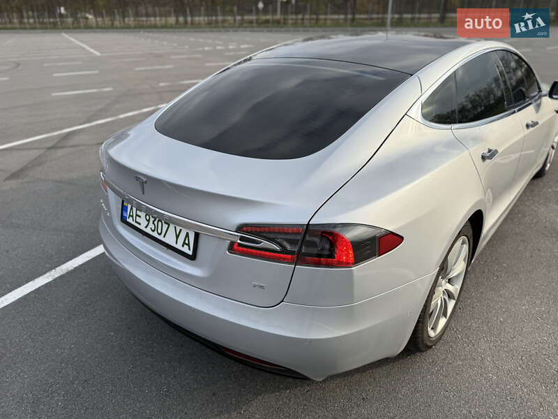 Ліфтбек Tesla Model S 2017 в Кам'янському фото 14 Ліфтбек Tesla Model S 2017 в Кам'янському