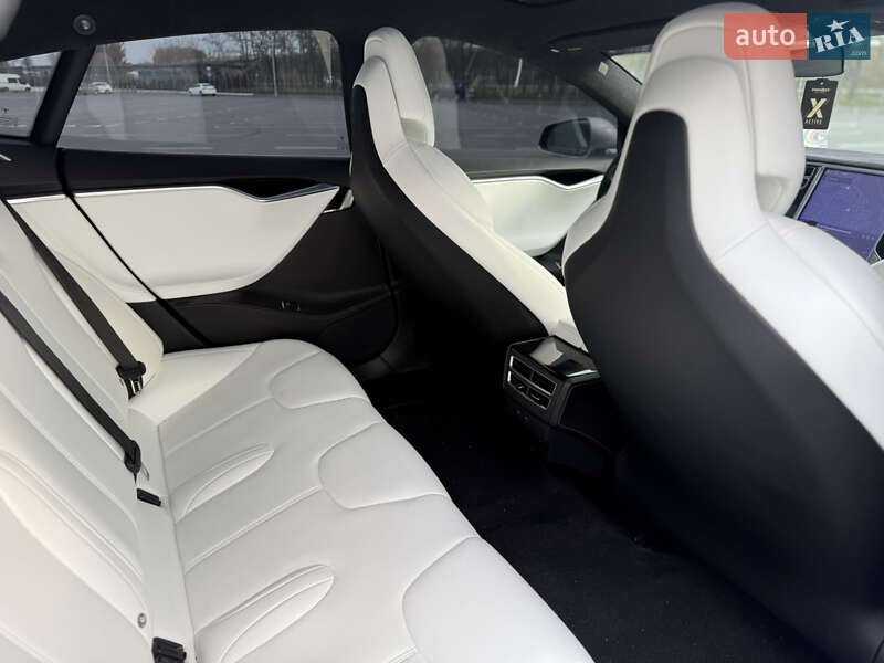 Ліфтбек Tesla Model S 2017 в Кам'янському фото 29 Ліфтбек Tesla Model S 2017 в Кам'янському