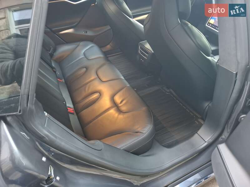 Лифтбек Tesla Model S 2017 в Львове фото 8 Лифтбек Tesla Model S 2017 в Львове