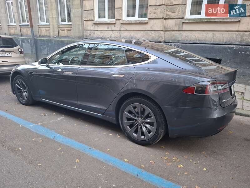 Лифтбек Tesla Model S 2017 в Львове фото 12 Лифтбек Tesla Model S 2017 в Львове