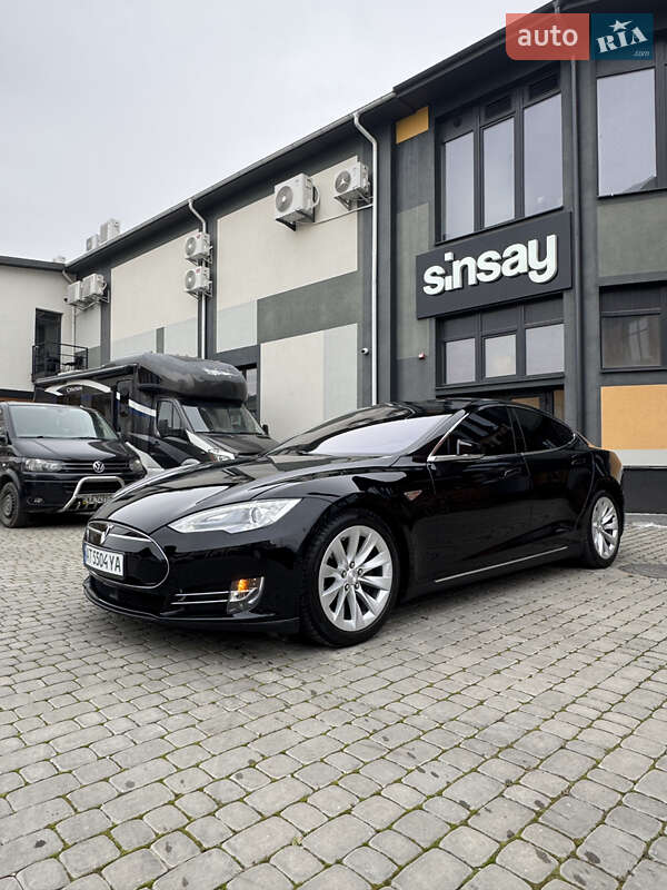 Ліфтбек Tesla Model S 2015 в Коломиї