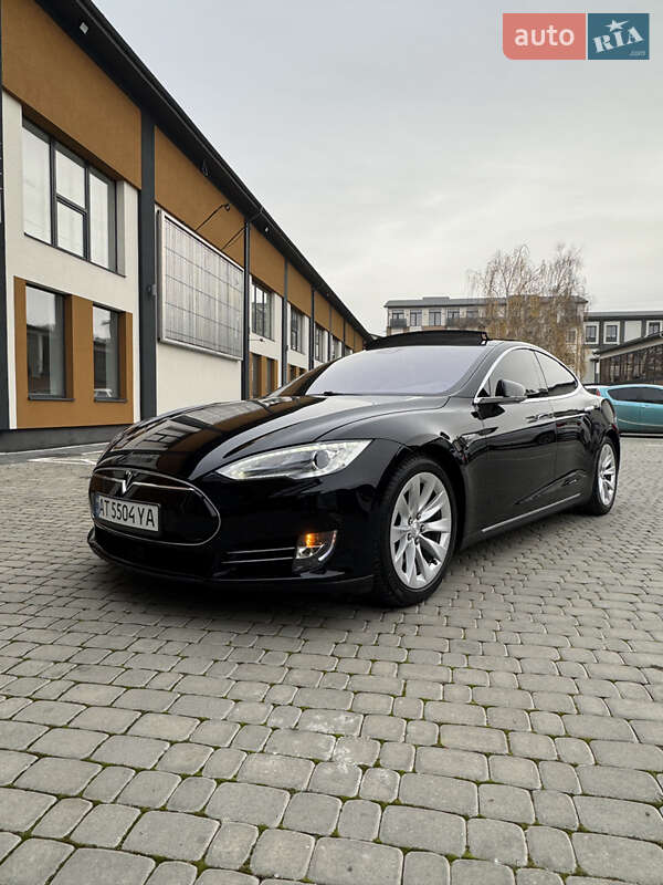 Ліфтбек Tesla Model S 2015 в Коломиї