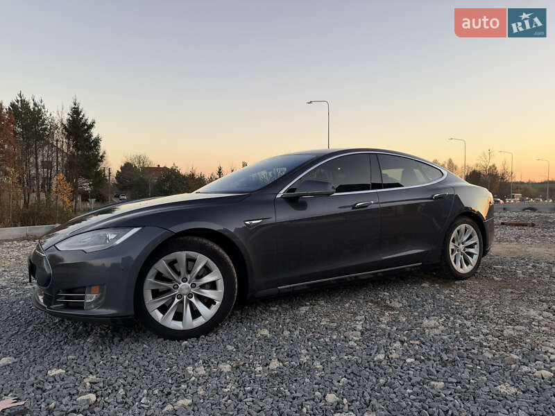 Лифтбек Tesla Model S 2015 в Львове фото 2 Лифтбек Tesla Model S 2015 в Львове