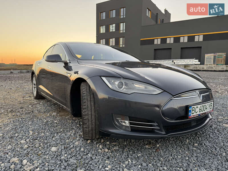 Лифтбек Tesla Model S 2015 в Львове фото 7 Лифтбек Tesla Model S 2015 в Львове