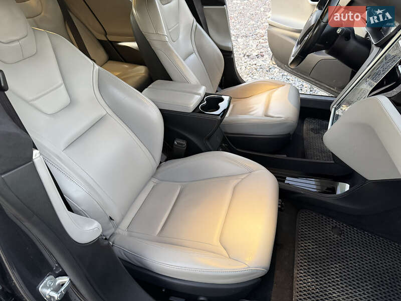Лифтбек Tesla Model S 2015 в Львове фото 16 Лифтбек Tesla Model S 2015 в Львове