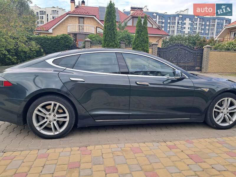 Лифтбек Tesla Model S 2013 в Луцке