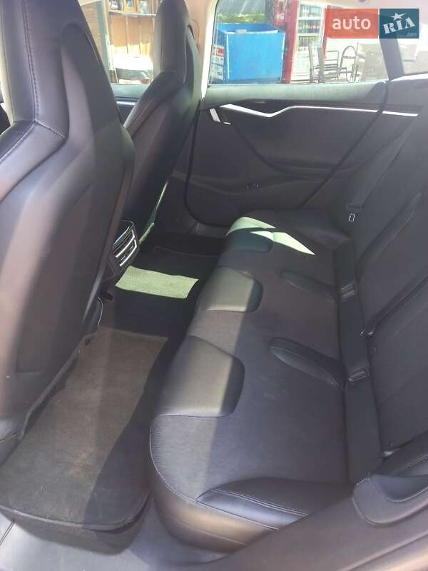 Лифтбек Tesla Model S 2014 в Киеве
