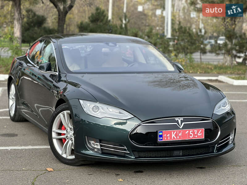 Ліфтбек Tesla Model S 2015 в Одесі