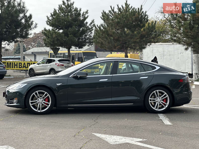 Ліфтбек Tesla Model S 2015 в Одесі