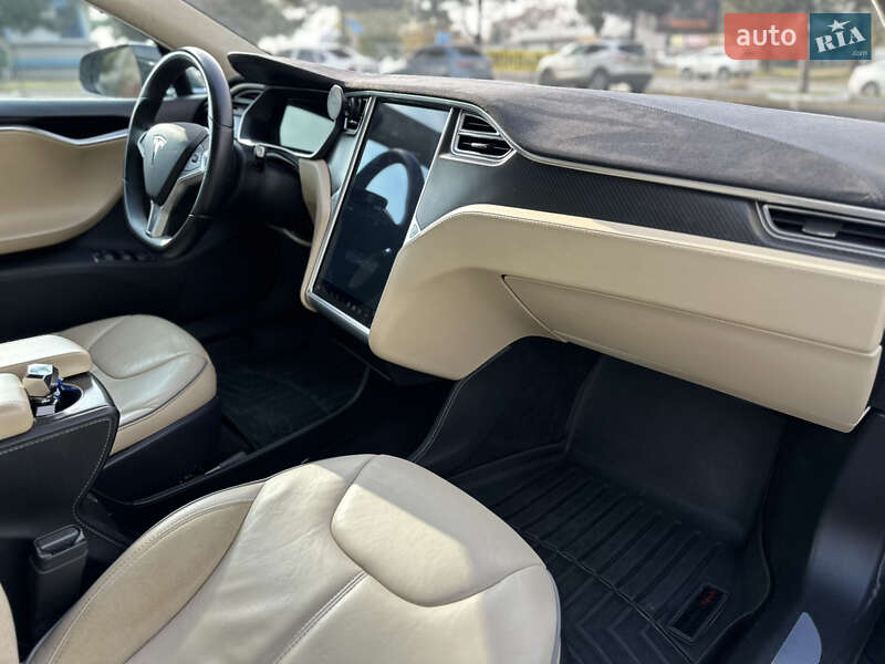 Ліфтбек Tesla Model S 2015 в Одесі