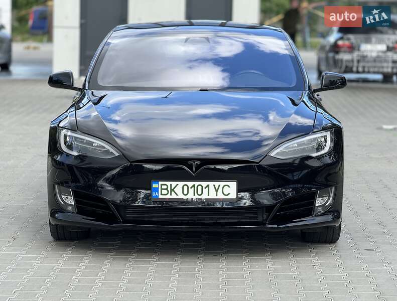 Ліфтбек Tesla Model S 2018 в Рівному фото 2 Ліфтбек Tesla Model S 2018 в Рівному
