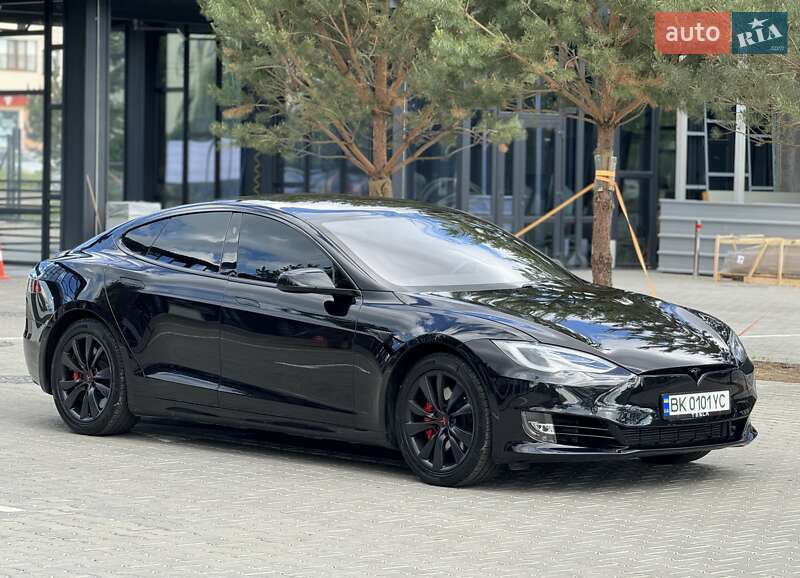 Ліфтбек Tesla Model S 2018 в Рівному фото 17 Ліфтбек Tesla Model S 2018 в Рівному