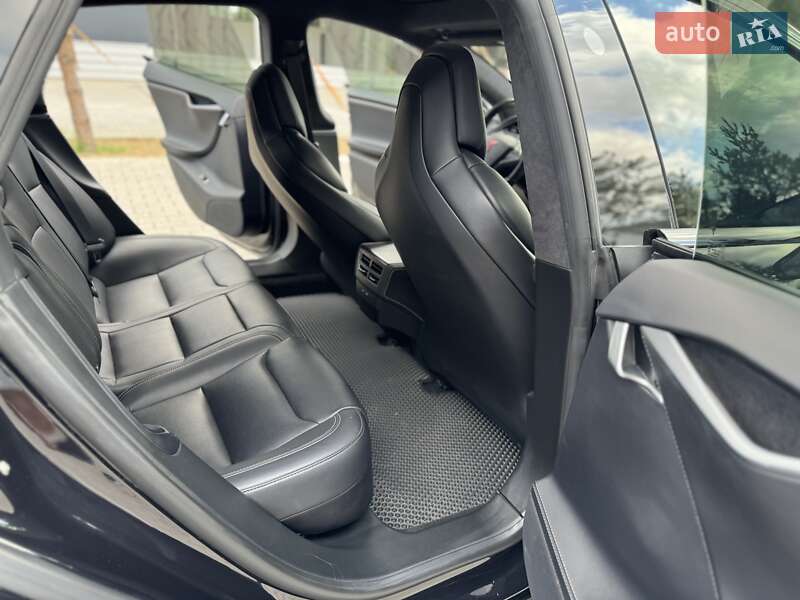 Ліфтбек Tesla Model S 2018 в Рівному фото 29 Ліфтбек Tesla Model S 2018 в Рівному