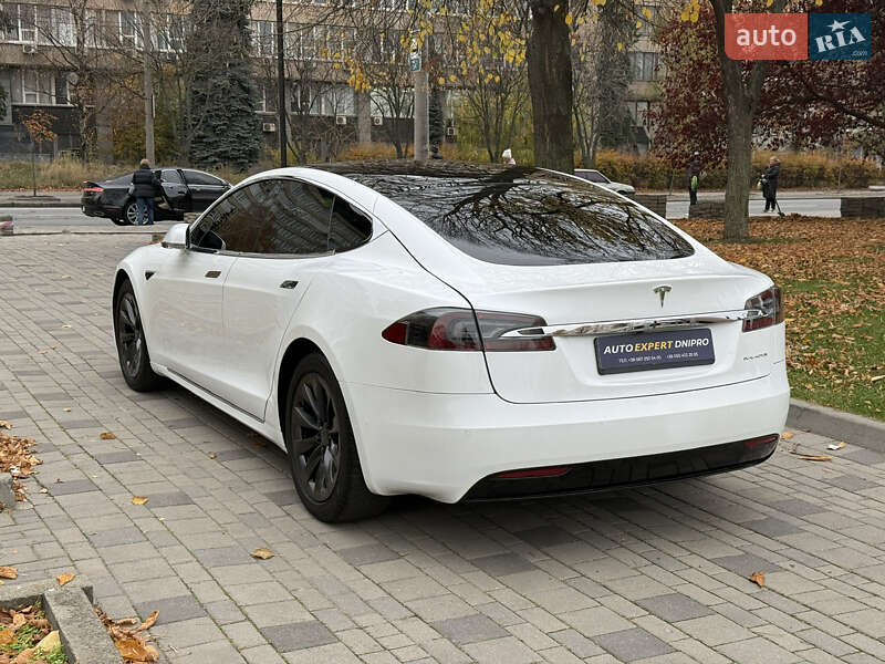 Ліфтбек Tesla Model S 2019 в Дніпрі фото 11 Ліфтбек Tesla Model S 2019 в Дніпрі