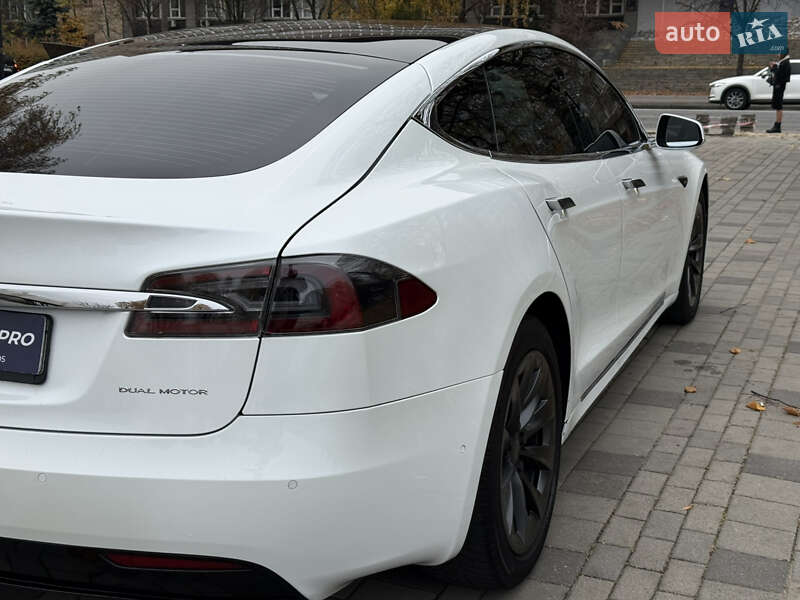 Ліфтбек Tesla Model S 2019 в Дніпрі фото 20 Ліфтбек Tesla Model S 2019 в Дніпрі