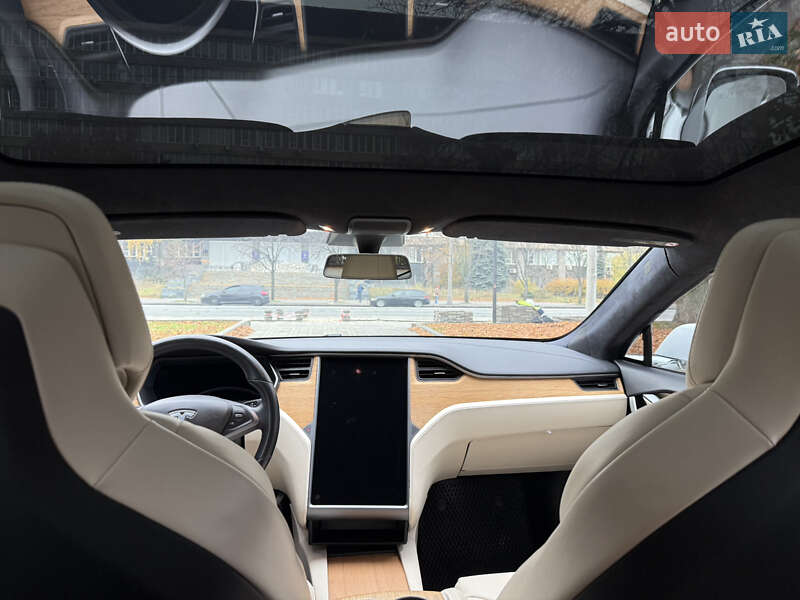 Ліфтбек Tesla Model S 2019 в Дніпрі фото 32 Ліфтбек Tesla Model S 2019 в Дніпрі