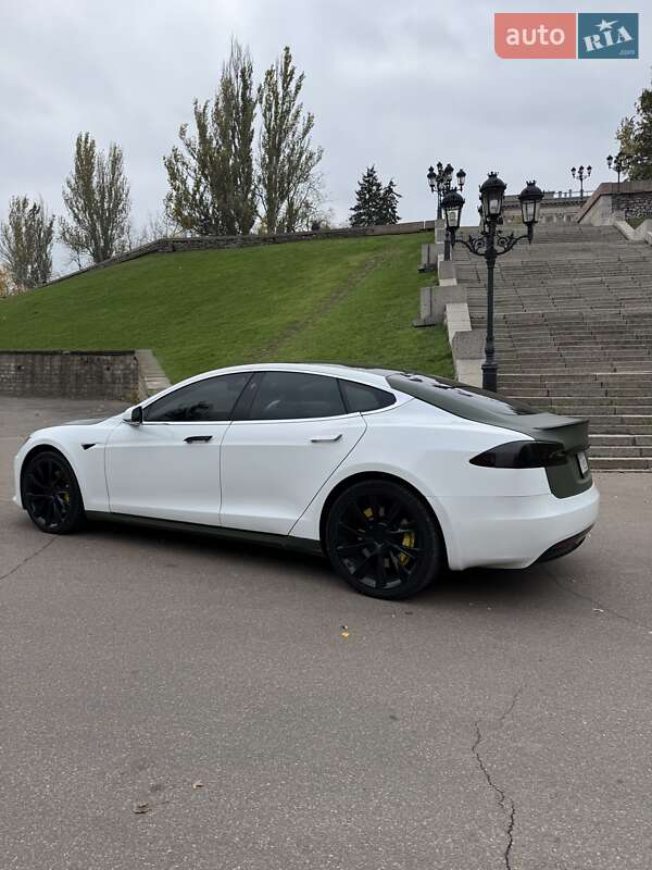 Ліфтбек Tesla Model S 2019 в Миколаєві