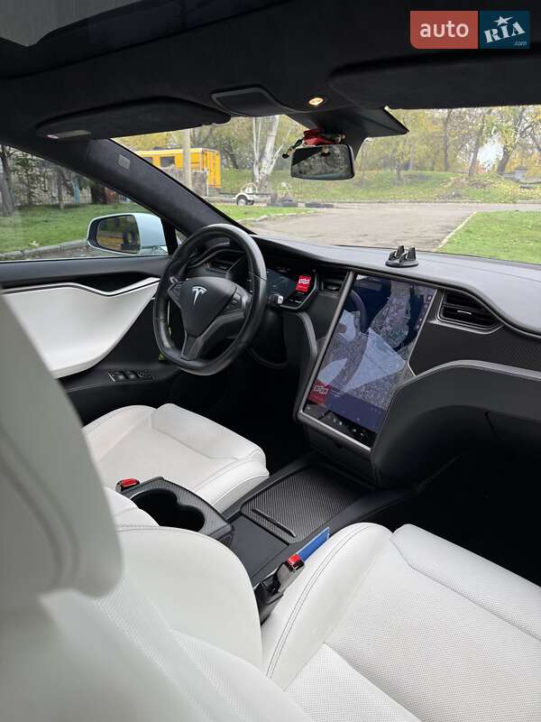Ліфтбек Tesla Model S 2019 в Миколаєві