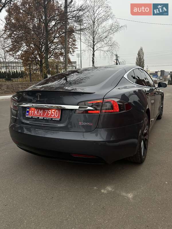 Лифтбек Tesla Model S 2018 в Киеве