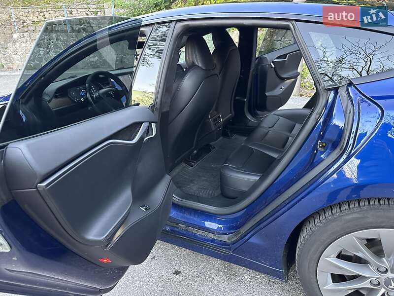 Ліфтбек Tesla Model S 2020 в Ужгороді