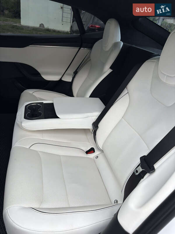 Ліфтбек Tesla Model S 2022 в Харкові