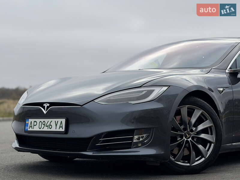 Лифтбек Tesla Model S 2018 в Виннице