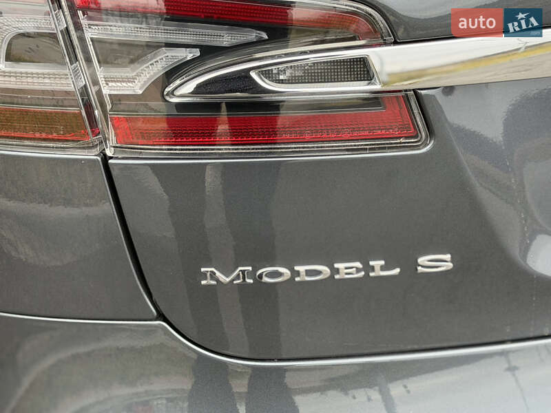 Лифтбек Tesla Model S 2018 в Виннице