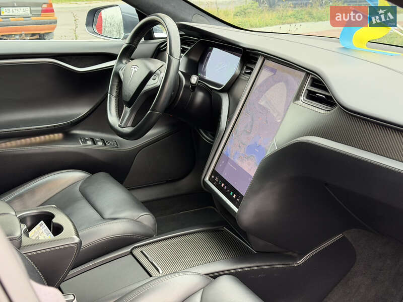 Лифтбек Tesla Model S 2018 в Виннице