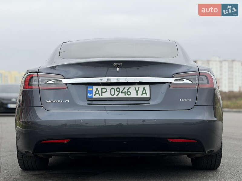 Лифтбек Tesla Model S 2018 в Виннице