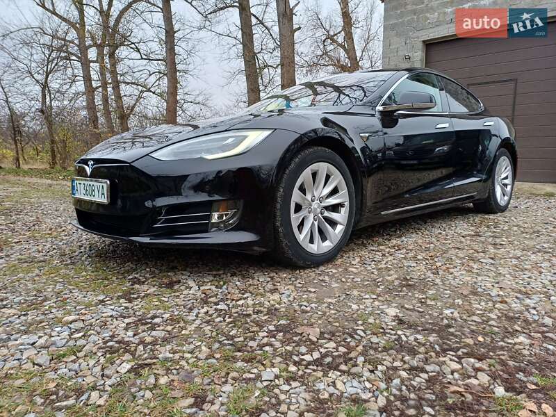 Ліфтбек Tesla Model S 2018 в Івано-Франківську