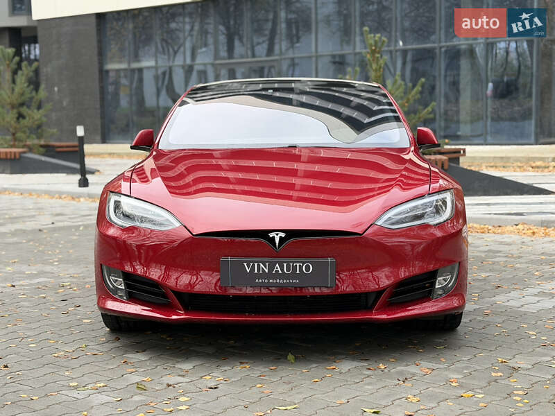 Лифтбек Tesla Model S 2018 в Тернополе