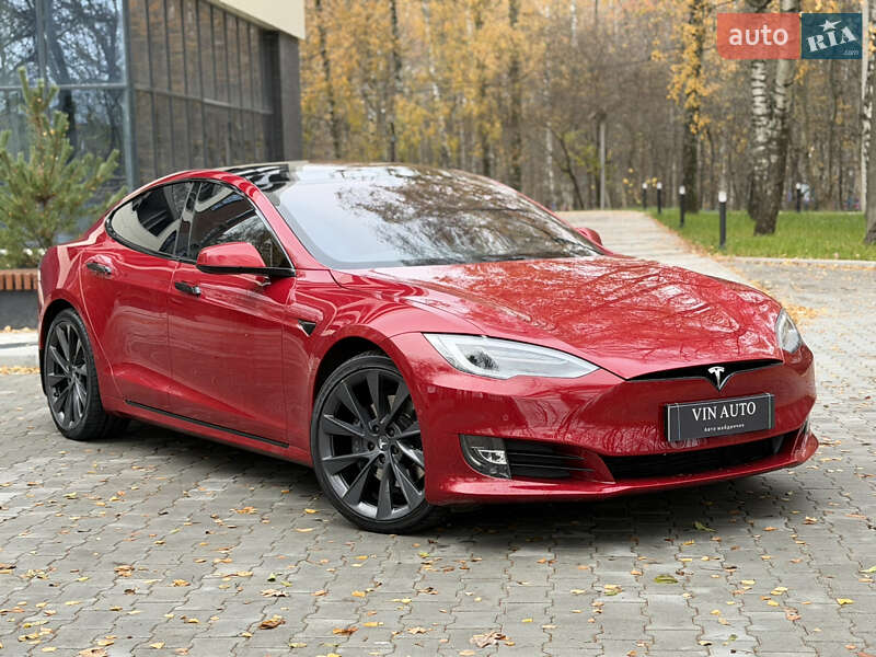 Лифтбек Tesla Model S 2018 в Тернополе