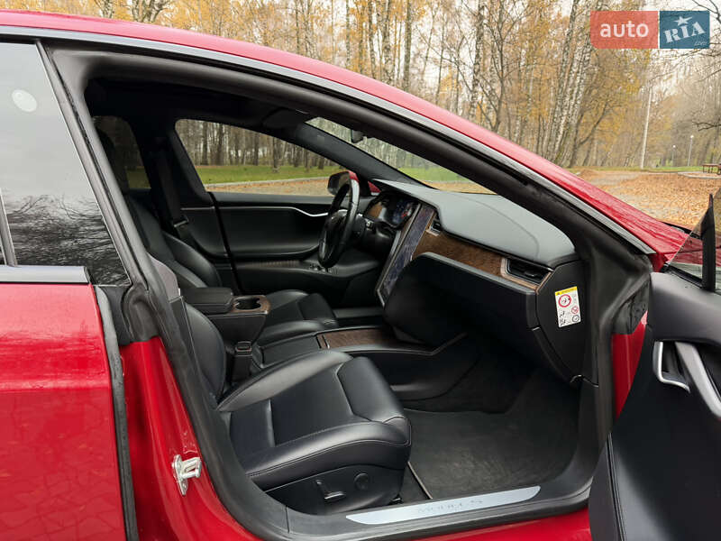 Лифтбек Tesla Model S 2018 в Тернополе