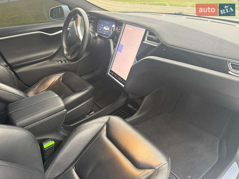 Ліфтбек Tesla Model S 2016 в Тернополі фото 5 Ліфтбек Tesla Model S 2016 в Тернополі