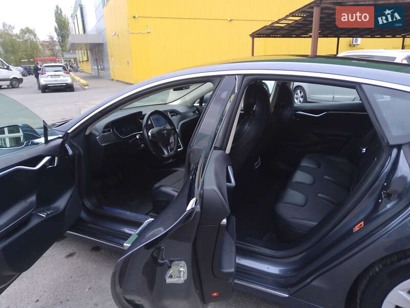 Лифтбек Tesla Model S 2017 в Нежине фото 31 Лифтбек Tesla Model S 2017 в Нежине