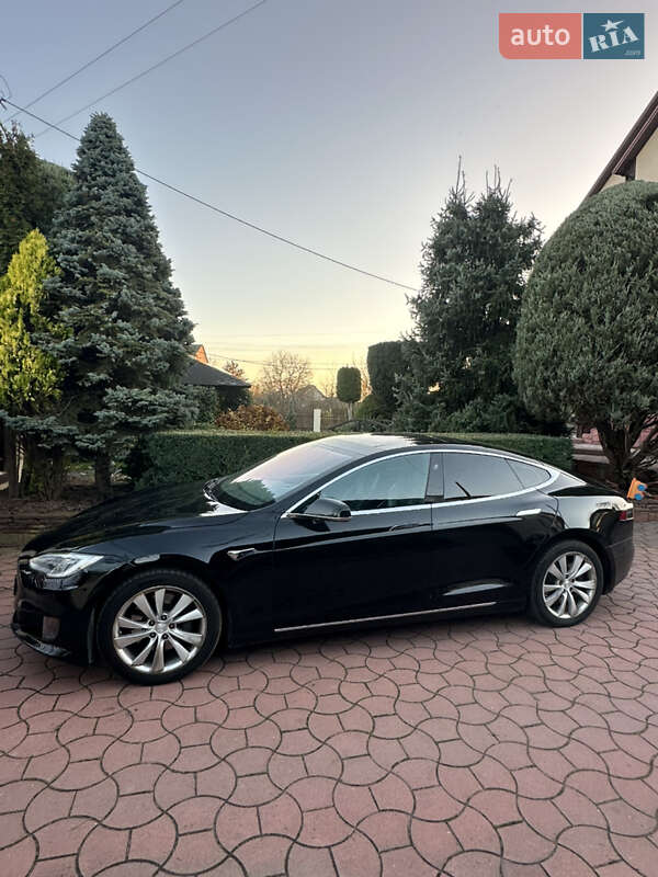 Ліфтбек Tesla Model S 2017 в Луцьку