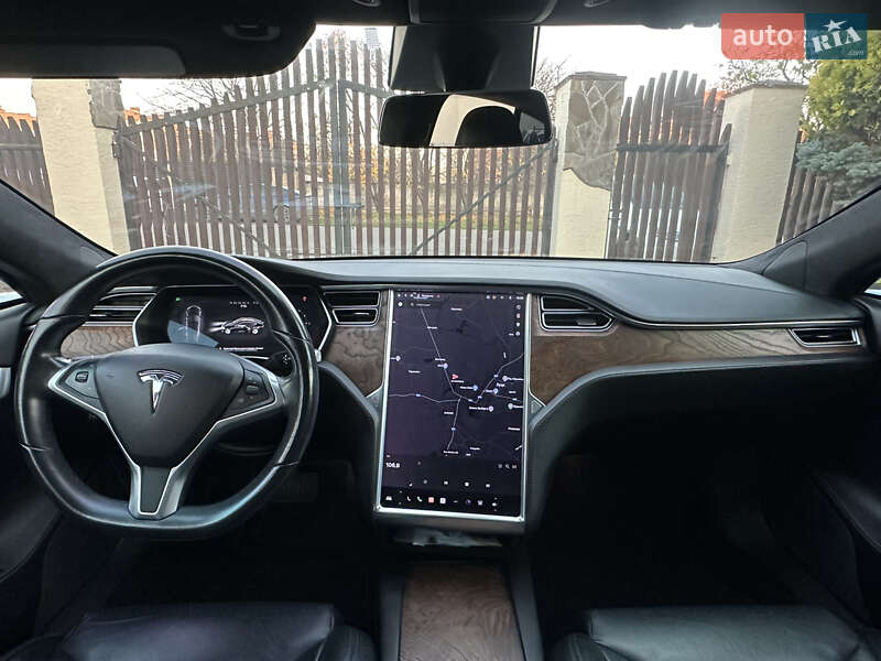 Ліфтбек Tesla Model S 2017 в Луцьку