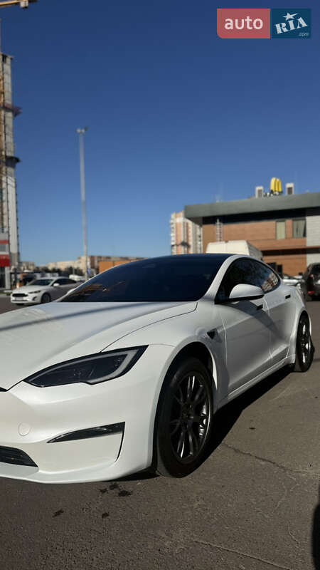 Лифтбек Tesla Model S 2023 в Львове