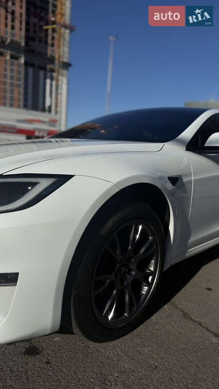 Лифтбек Tesla Model S 2023 в Львове