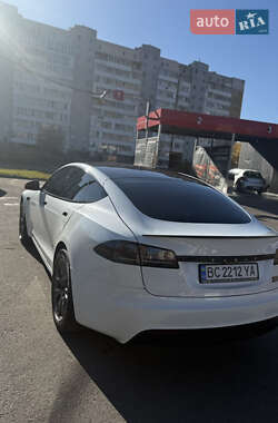 Лифтбек Tesla Model S 2023 в Львове