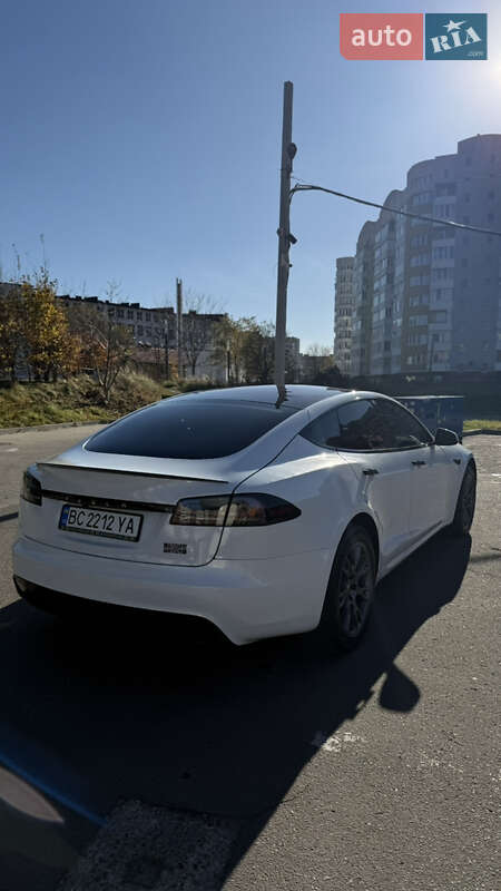 Лифтбек Tesla Model S 2023 в Львове