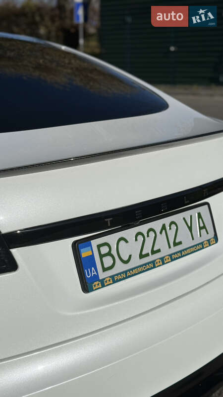 Лифтбек Tesla Model S 2023 в Львове